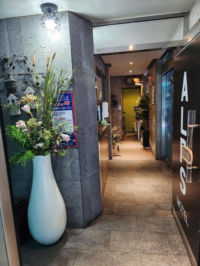 Alps Motel Inchon Exteriör bild